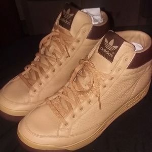 RARE Rod Laver Hightop Authentic Adidas